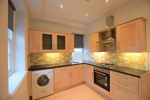 3 bedroom apartment to rent, Green Lane, Northwood