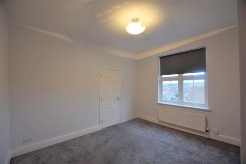 3 bedroom apartment to rent, Green Lane, Northwood