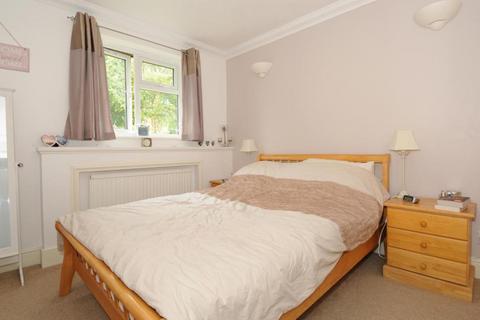 2 bedroom semi-detached house to rent, Cairnside,  High Wycombe,  HP13
