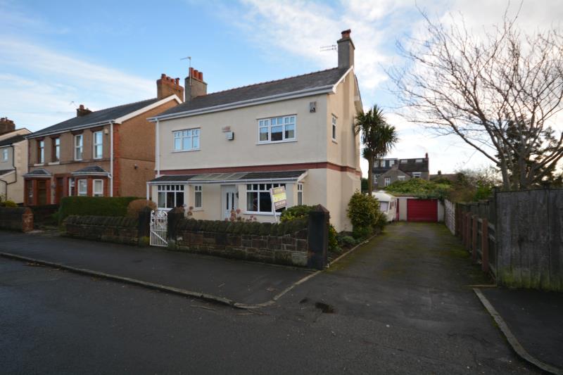 Everdene, 25 Radnor Avenue, Heswall, CH60 7ST 4 bed detached house £