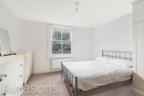 3 bedroom flat to rent, ST. ALPHONSUS ROAD, CLAPHAM,