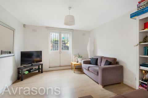 3 bedroom flat to rent, ST. ALPHONSUS ROAD, CLAPHAM,