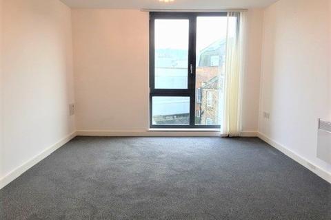 2 bedroom apartment to rent - Queensway, Redhill