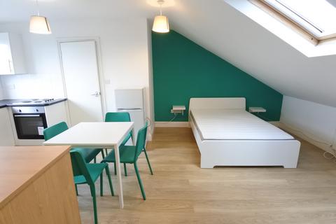 Studio to rent, Tubbs Road, Willesden Junction NW10