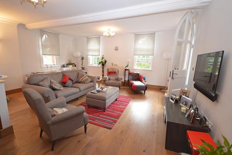 2 bedroom apartment to rent, Mill Hill NW7