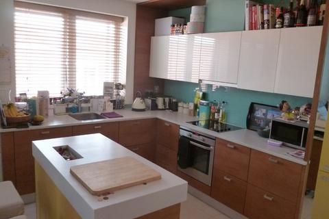 1 bedroom apartment to rent, Hillcrest Road, South Woodford E18