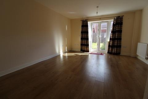 3 bedroom townhouse to rent, Whimbrel Chase, Scunthorpe