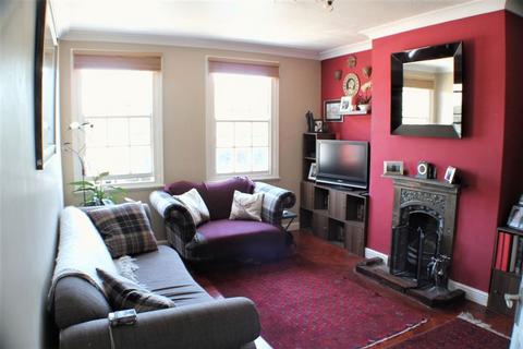 undefined, HAMPTON COURT