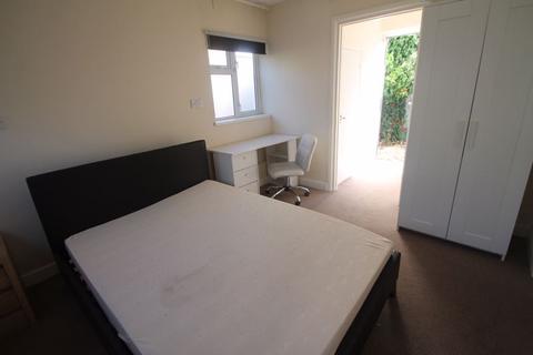 4 bedroom semi-detached house to rent, Station Road, Uxbridge, UB8