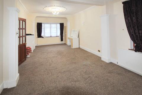 5 bedroom detached bungalow to rent, Goodmayes lane, Goodmayes  IG3