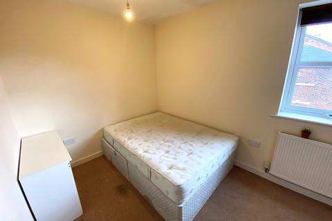 2 bedroom flat to rent, St. James's Road, Southsea