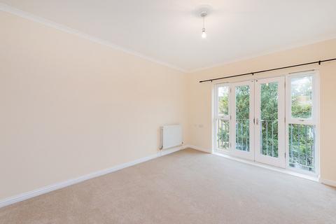 1 bedroom apartment to rent, Eastway, London E9