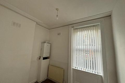 2 bedroom flat to rent, Clifton Road, Liverpool L6