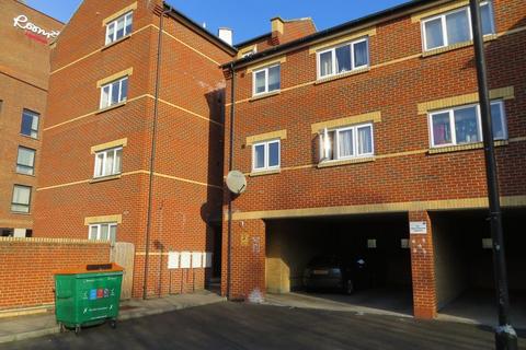 2 bedroom apartment to rent, Barnby Street, E15