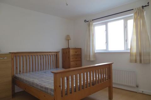 2 bedroom apartment to rent, Barnby Street, E15