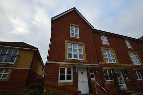4 Bedroom End Of Terrace House To Rent Caroline Way Eastbourne East Sus 4 Bedroom End Of Terrace House To Rent Caroline Way Eastbourne East Sus