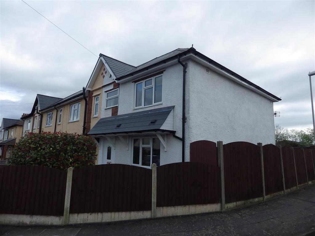 Beech Avenue, Halesowen 3 bed end of terrace house £125,000