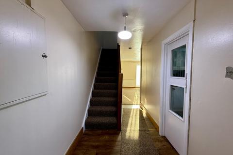 3 bedroom terraced house to rent, Thorncliffe Road, Norwood Green