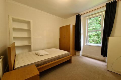 1 bedroom flat to rent, Munro Place, Canonmills, Edinburgh, EH3