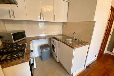 1 bedroom flat to rent, Munro Place, Canonmills, Edinburgh, EH3