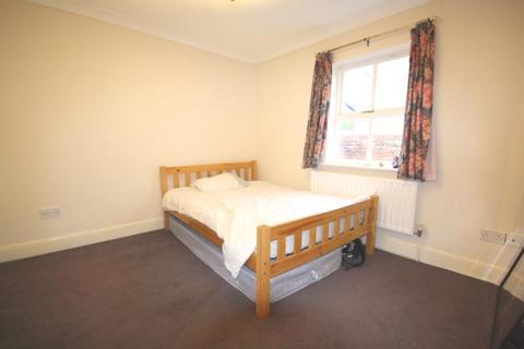 3 bedroom terraced house to rent, Stoke Fields, Guildford, Surrey, GU1