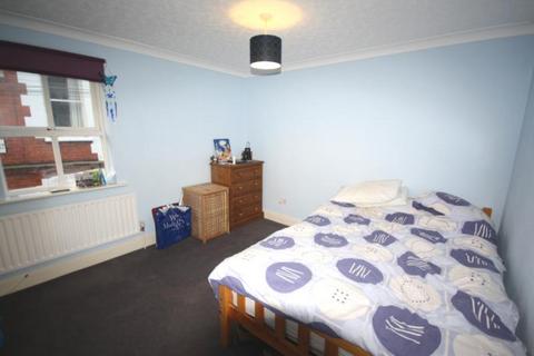 3 bedroom terraced house to rent, Stoke Fields, Guildford, Surrey, GU1