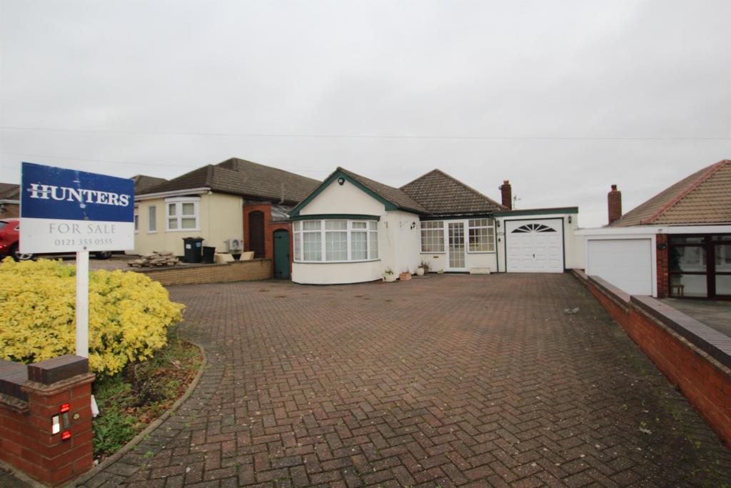 Pilkington Avenue, Sutton Coldfield, West Midlands 3 bed detached