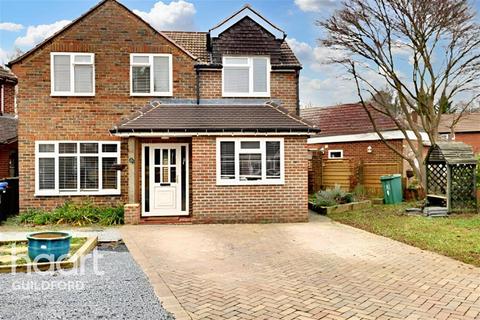 4 bedroom detached house to rent, Five Oaks Close