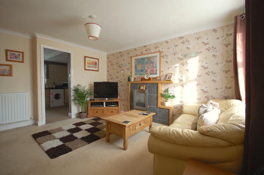 Ellen Way, White Court, Braintree, CM77 2 bed semidetached house £