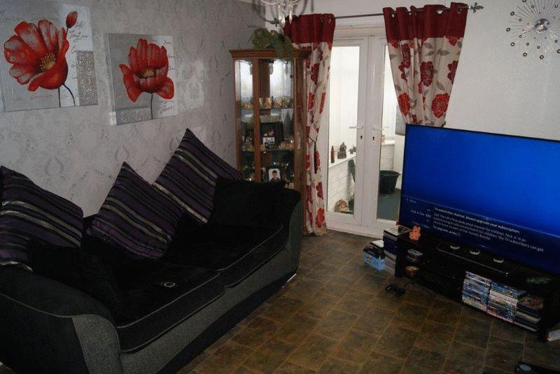 Willow Gardens, Killingworth, Newcastle Upon Tyne 3 bed property £80,000