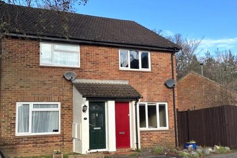 2 bedroom semi-detached house to rent, Lymington, Hampshire