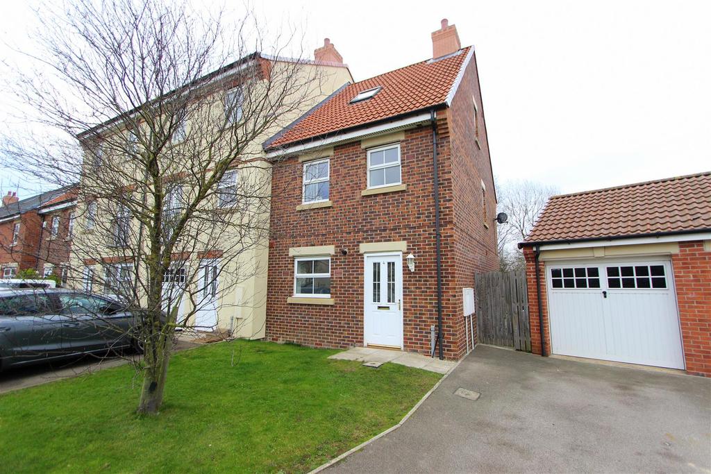 Merrybent Drive, Darlington 4 bed semidetached house £800 pcm (£185 pw)