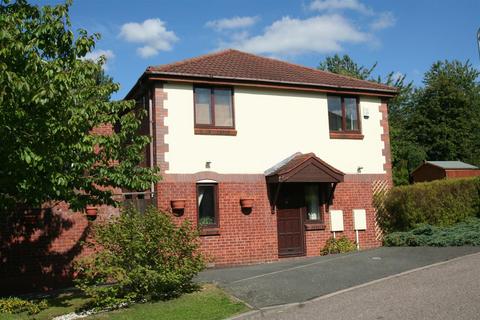 3 bedroom terraced house to rent, Plymouth Close, Redditch
