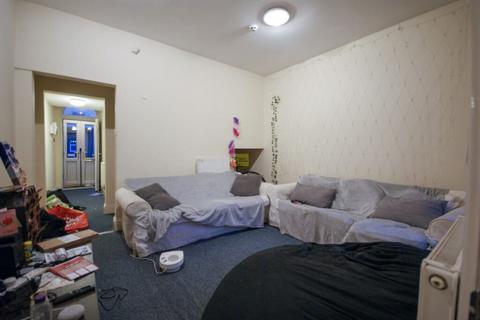7 bedroom terraced house to rent, Dawlish Road, Birmingham B29