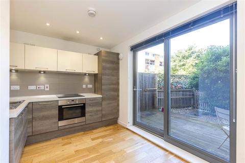 3 bedroom apartment to rent, Bellevue Road, Bellevue, Edinburgh