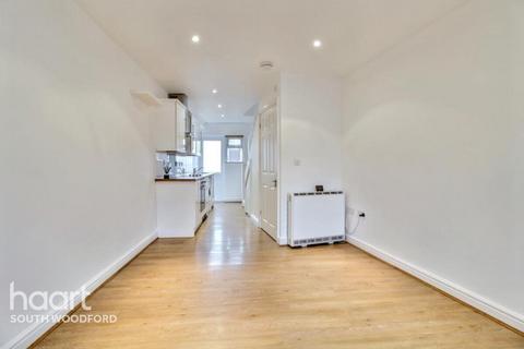 undefined, Chigwell Road, London