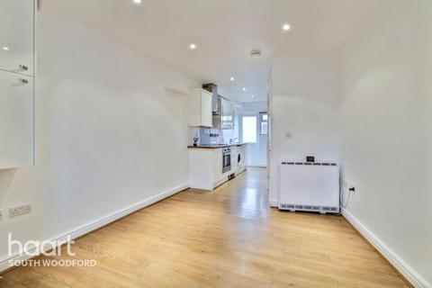 Chigwell Road, London