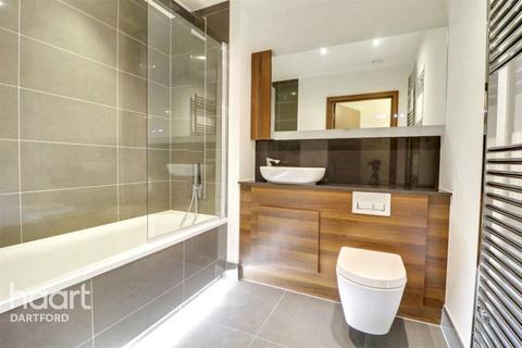 3 bedroom apartment to rent, William Mundy Way, Kent