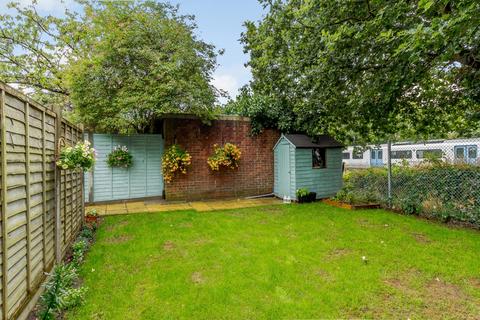 98 Farmstead Road, London, SE6 3ED