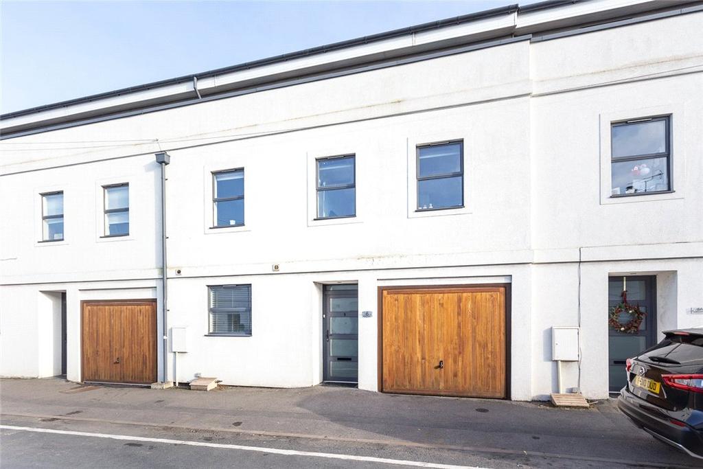 Exmouth Street, Cheltenham, Gloucestershire, GL53 3 bed terraced house