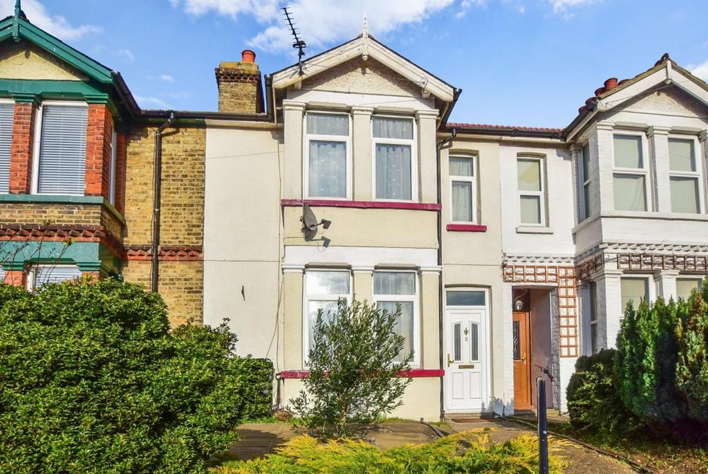 Buckland Avenue Dover CT16 3 bed semidetached house £825 pcm (£190 pw)