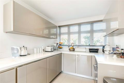 1 Hampton Close, London, SW20 0RY