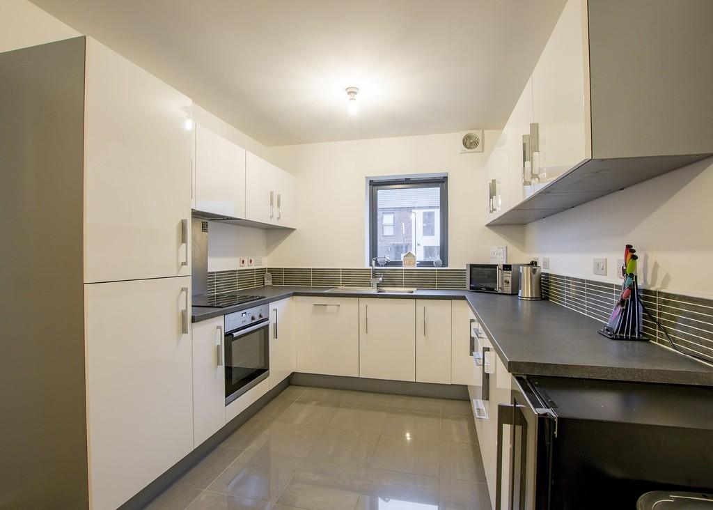 Woodfield Way, Balby, Doncaster 4 bed semidetached house £200,000
