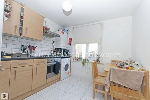 3 bedroom apartment to rent, Coningsby Road, Haringey, London N4