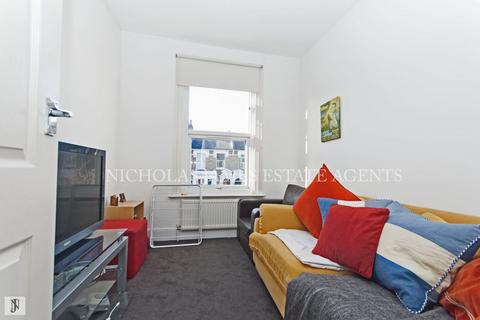 3 bedroom apartment to rent, Coningsby Road, Haringey, London N4