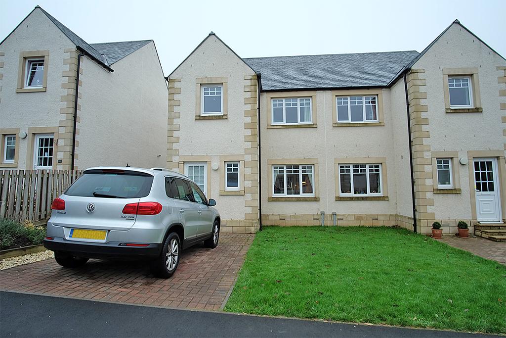17 Harleyburn Avenue, Melrose TD6 9JZ 3 bed semidetached house £185,000