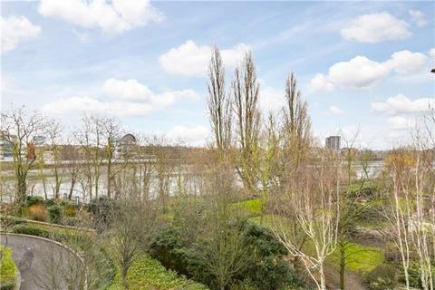 2 bedroom flat to rent, Brasenose Drive, Barnes, London