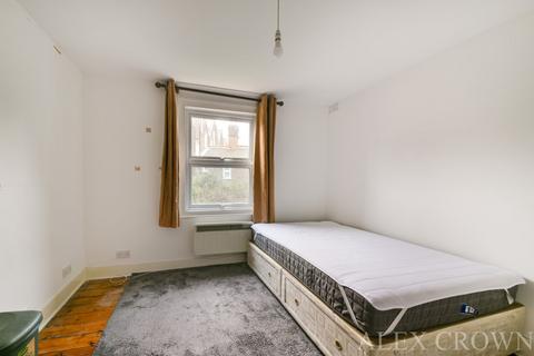 Studio to rent, Upper Tollington Park, Finsbury Park