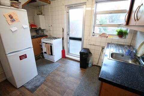 4 bedroom terraced house to rent, Northfield Road, HOUNSLOW, Middlesex, TW5