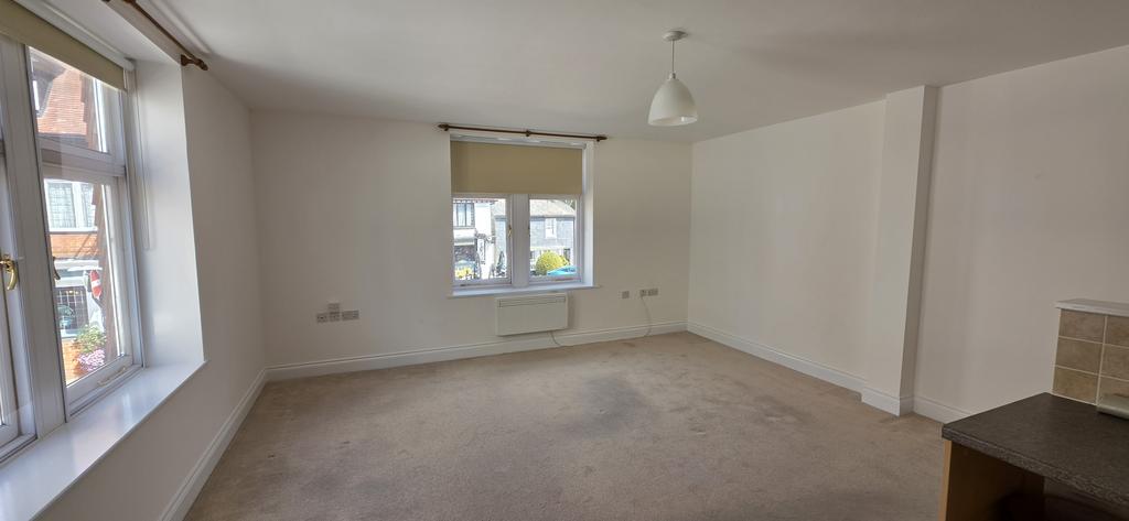 Apartment in Lyndhurst - View 3